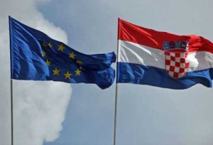 bandera-Union-Europea-Croacia-Vukovar_PREIMA20130628_0151_31